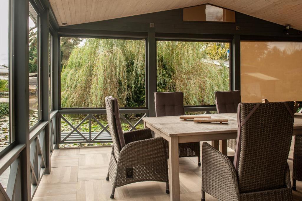 גיל Prachtige Chalet Wabi Sabi Aan Het Water! מראה חיצוני תמונה